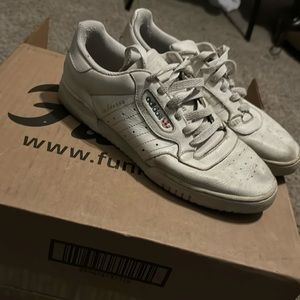 Adidas Yeezy Calabasas